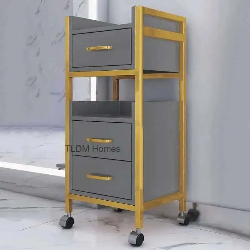 Рисунок 5 - Специальные тележки для салона