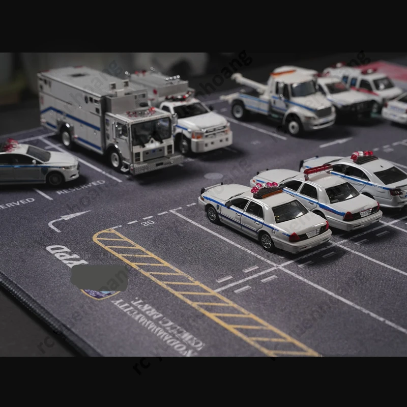 1PCS 1/64 Scale Parking Lot Shooting Mat Simulated Garage Floor Street Scene Desktop Decorative Mouse Pad for RC Car Model