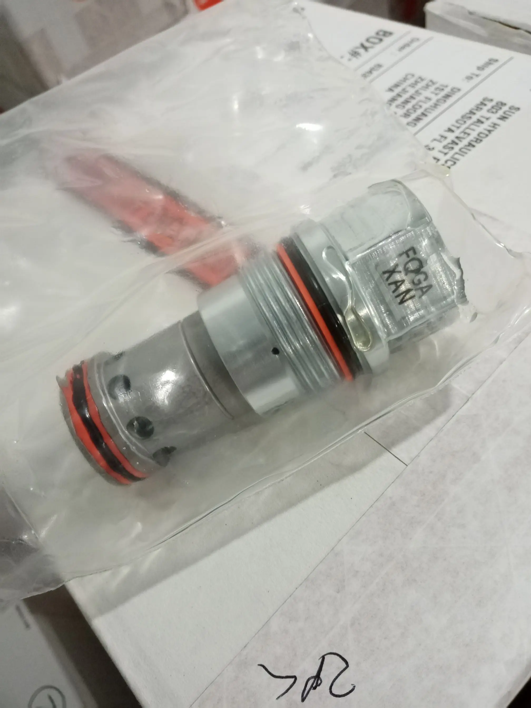 FQGA-XAN FQGAXAN SUN Hydraulics USA منتج أصلي أصلي فتحة ثابتة، صمام صمامات التدفق HYDRAFORCE، أكل على IH HF