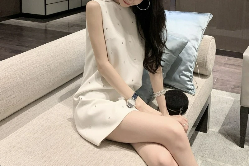 2026 Summer Heavy Industry Beaded Diamond Temperament Simple Slim Sleeveless Black and White Dress