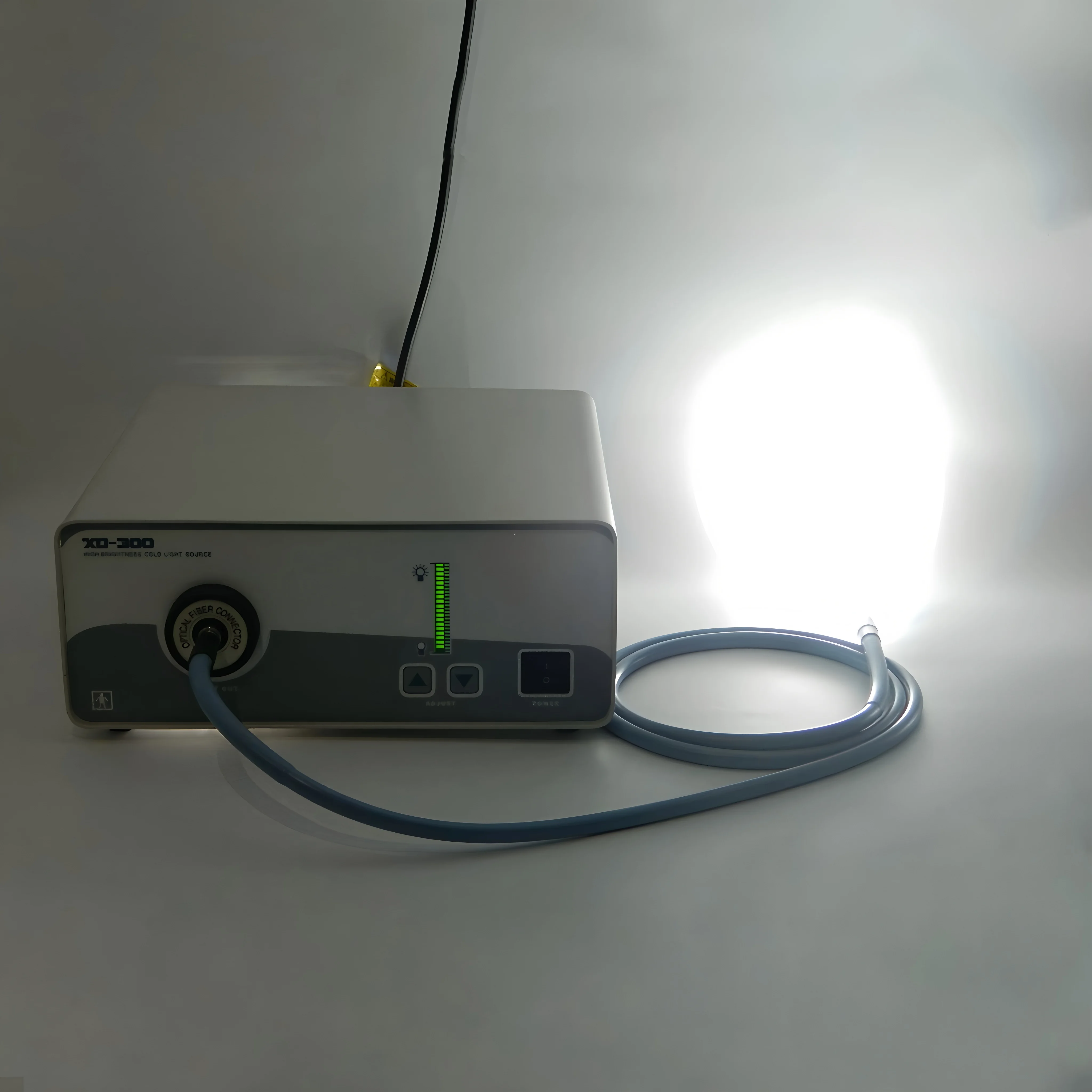 Picture 5: 250W Medical Endoscope Xenon Cold Light Source,  Brightness Fiber Optic Medical Light Source minimally invasive surgery light