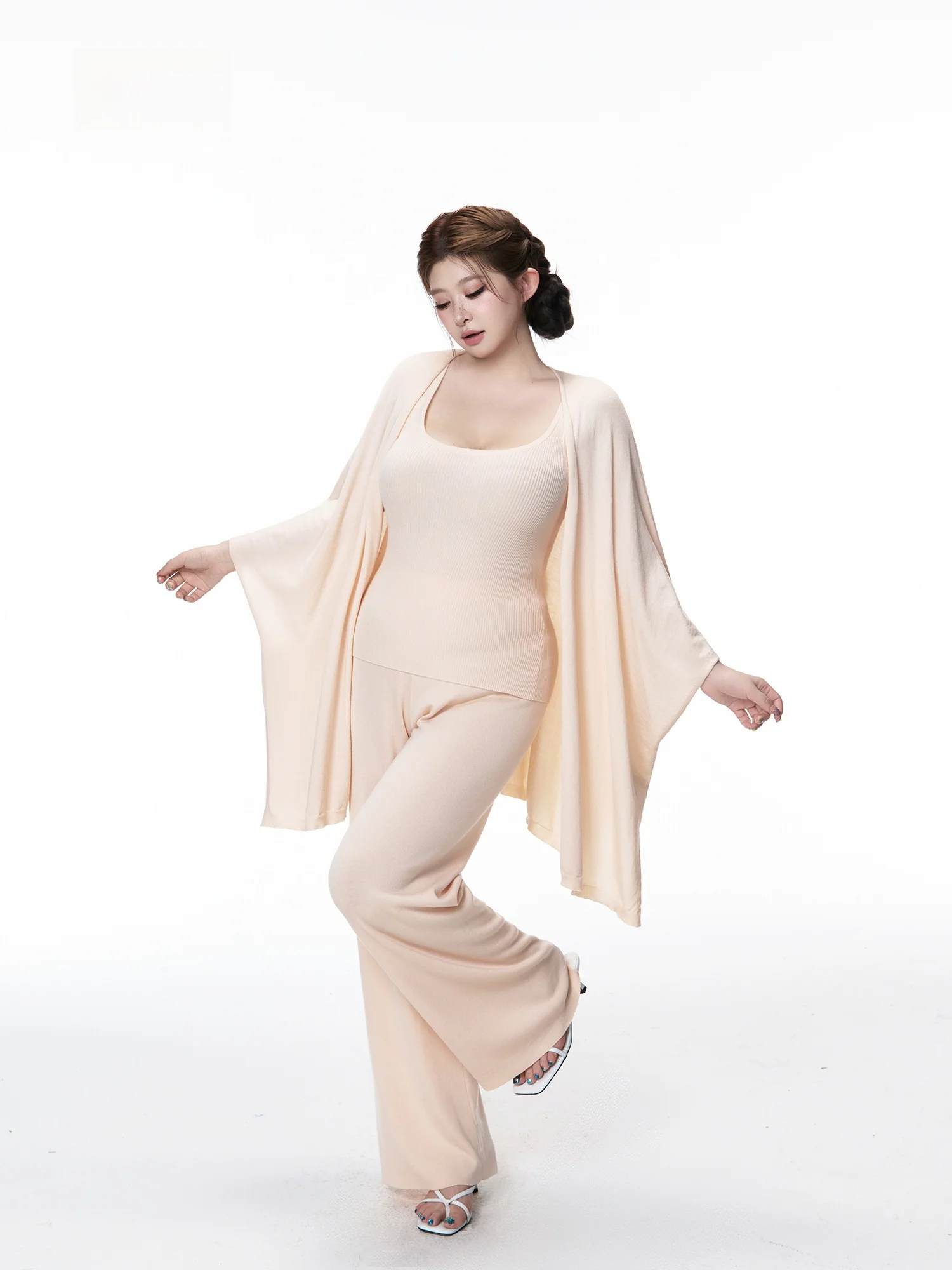 

Charming Knitted Open Cardigan Casual Strap Long Pants Three-Piece Set Early Spring Beautiful Korean Style Small Set Zhou Bai Zi