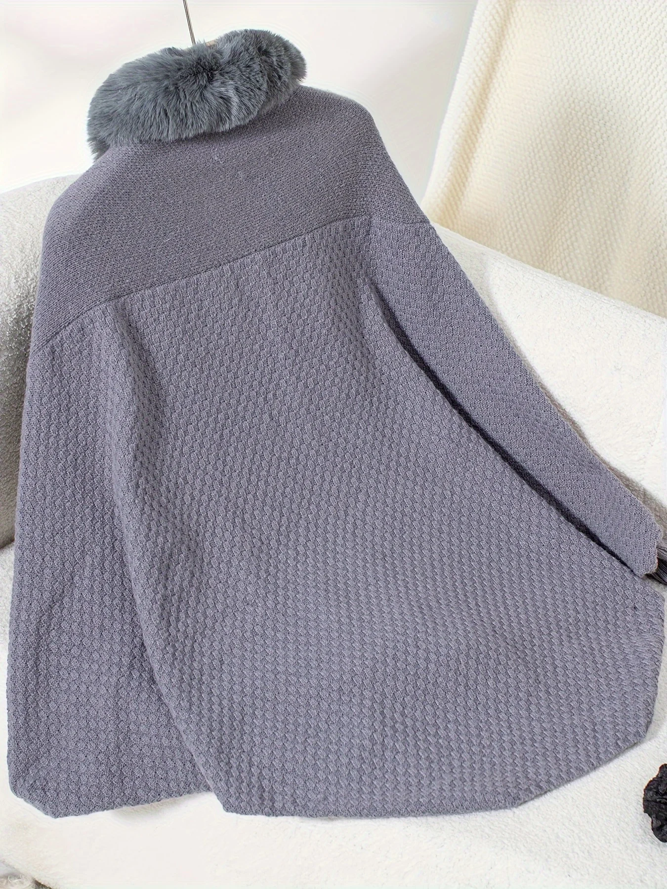 부드러운 인조 모피 숄: 겨울 따뜻한 랩. 스타일리시하고, 루즈핏이며, 손세탁 가능합니다. 완벽한 추운 날씨 패션 커버업!