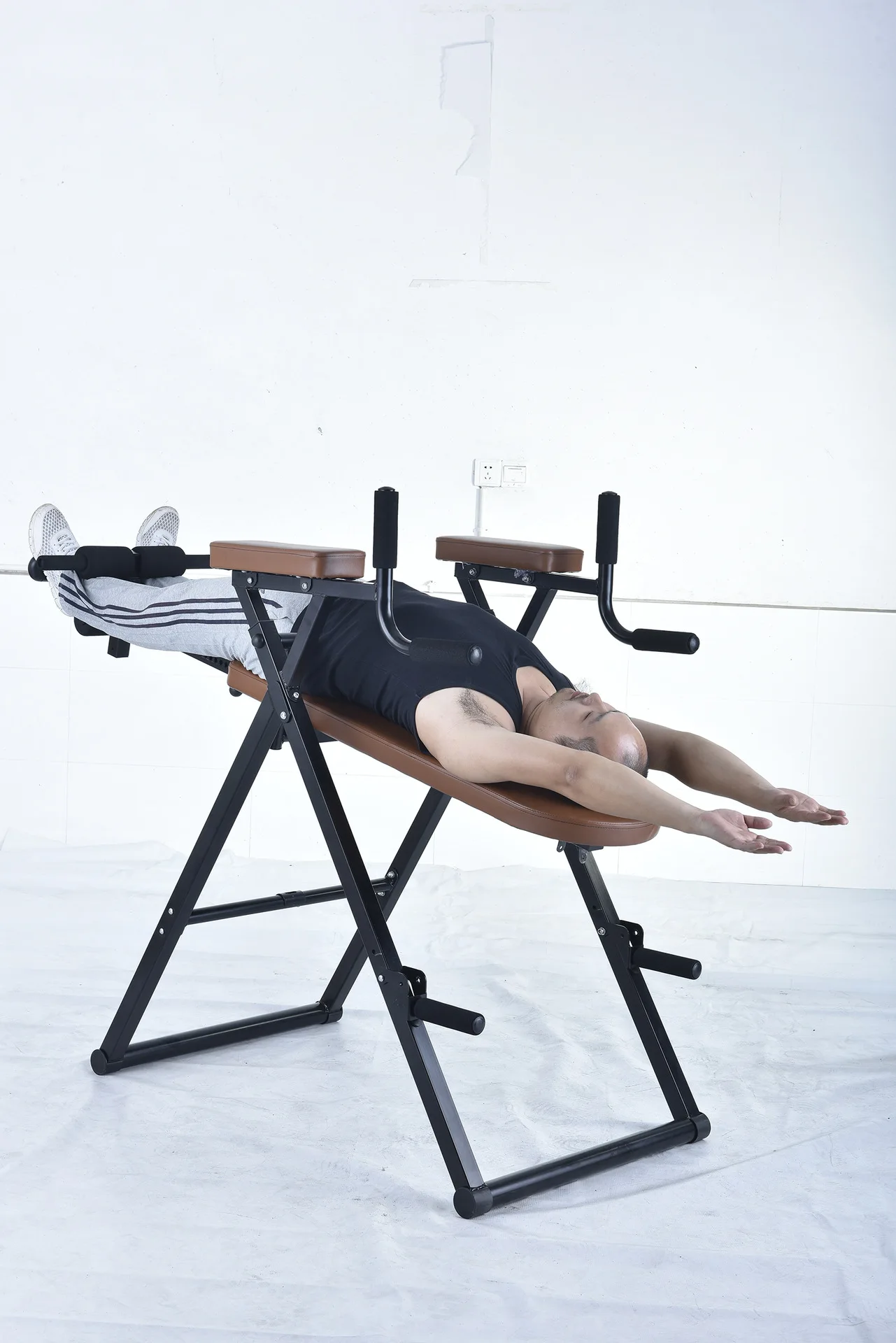 Picture 6: Multi Functional Inversion Table Handstand Machine Folding Inverted Machine Newly