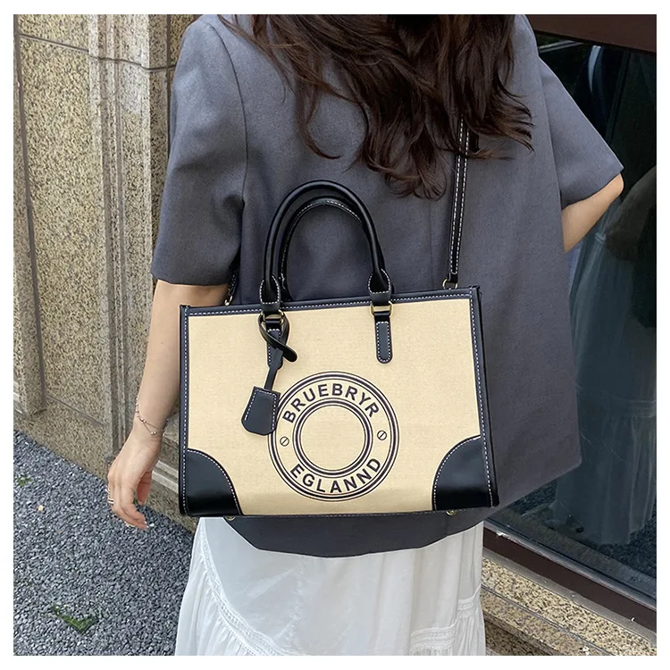 กระเป๋าโท้ทขนาดใหญ่สำหรับผู้หญิง กระเป๋าสะพายอเนกประสงค์ และกระเป๋าสะพายข้างขนาดใหญ่ ใช้งานได้ทุกวัน สไตล์มินิมอล