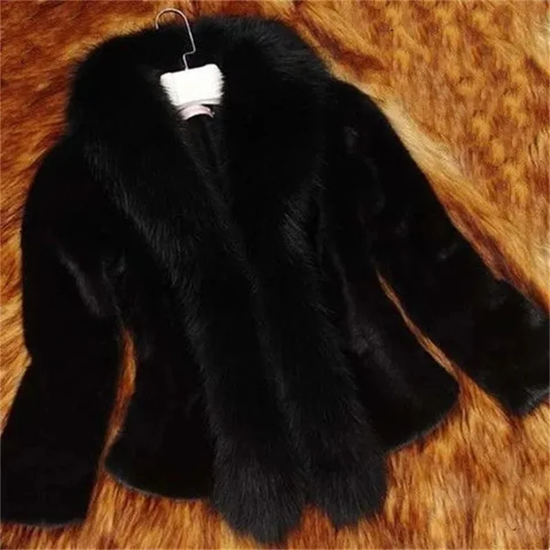 Cappotto di pelliccia sintetica bianca corto da donna autunno/inverno 2024 nuova pelliccia imitazione collo di pelliccia di volpe giacca sottile abbigliamento donna giacca femminile