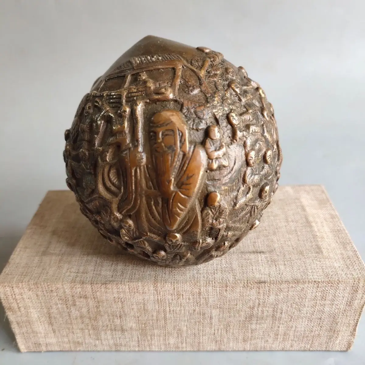 

Статуэтка-скульптура в виде персика для украшения дома, подарок на день рождения для детей