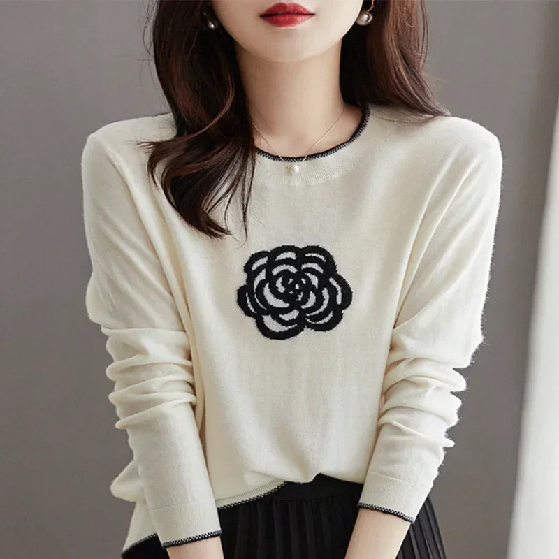 New Spring And Autumn New Women's Round Neck Contrast Color Worsted Wool Knitted Sweater Elegant And Fashionable Jacquard Type