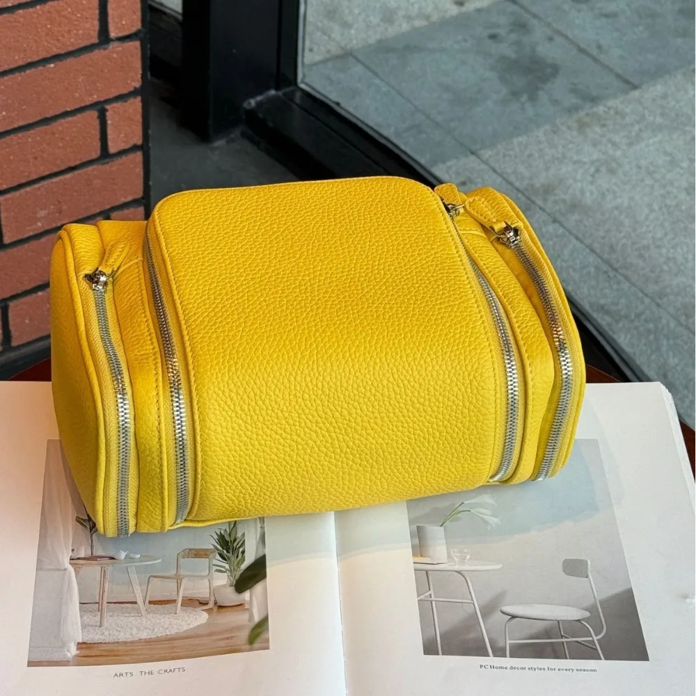 Leather Hanging Toilet Bag Travel Portable LargeMulti-functional Storage Bag High Quality Cosmetic Texture Unique Fashion Simple