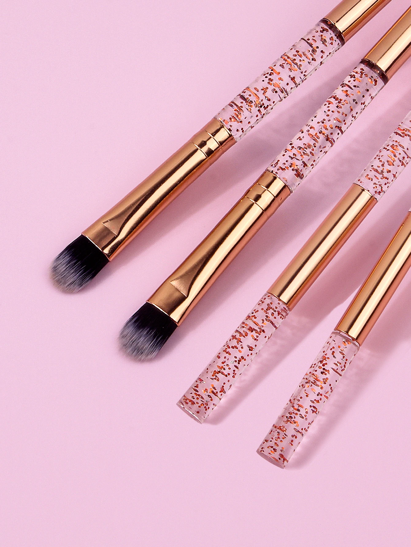 แปรงอายแชโดว์ 2 ชิ้น แปรงเขียนคิ้ว และแปรงเบลนด์ แปรงแต่งตาอเนกประสงค์สำหรับผู้เริ่มต้น