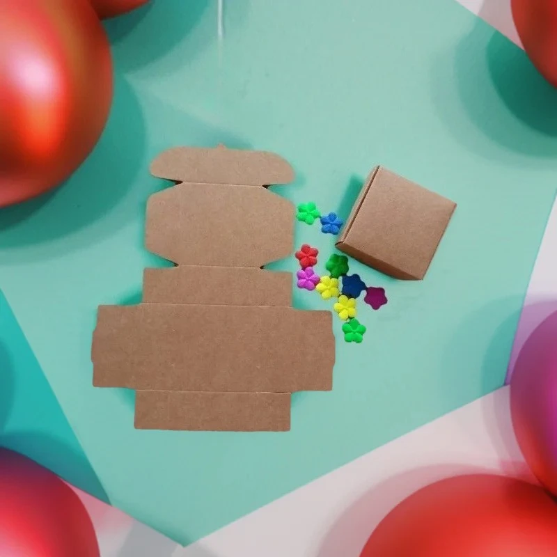 

100 шт., оптовая продажа, коричневая крафт-бумага, подарочная коробка, сумка для хранения свадебной упаковки, вечерние сувениры, чайная еда, мини-конфеты, рождественские поставки