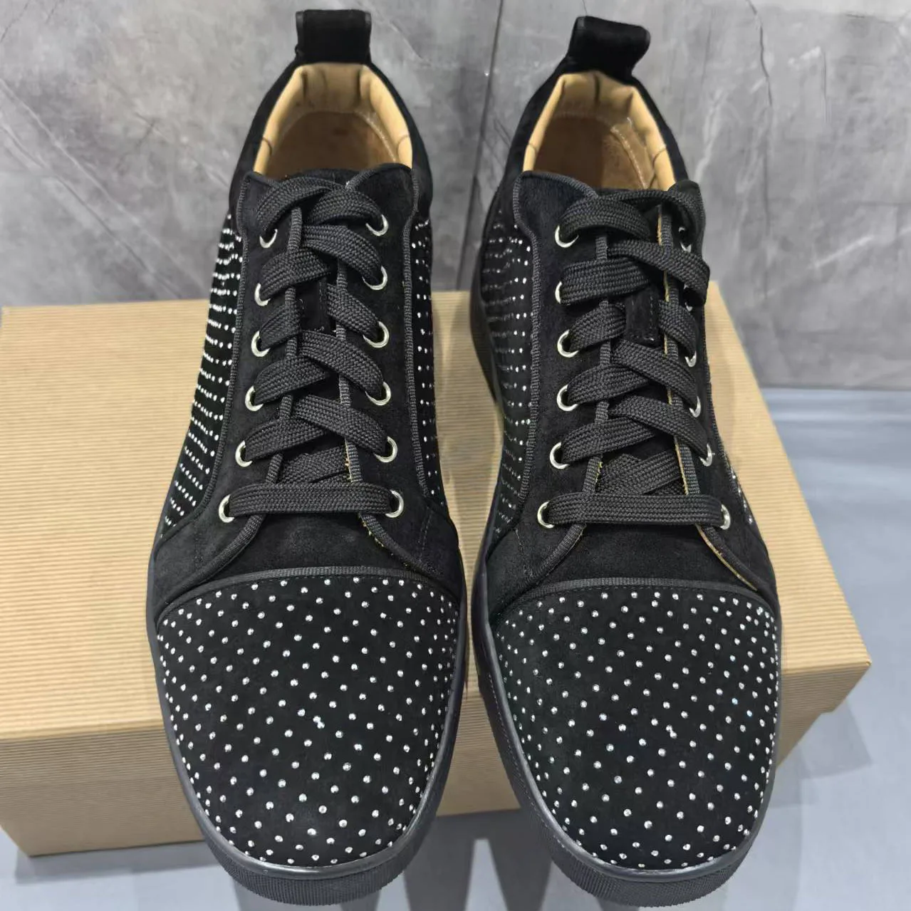 Full Diamond Round Toe Suede Sneakers Slip-On Black Lace-Up Casual Shoes Large Size Comfortable and Fashionable Unisex Shoes