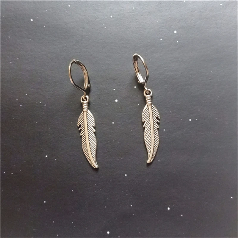 Feather Leverback Earrings, Boho Dangly Antique Silver Color Feather Jewellery, Vintage Earrings