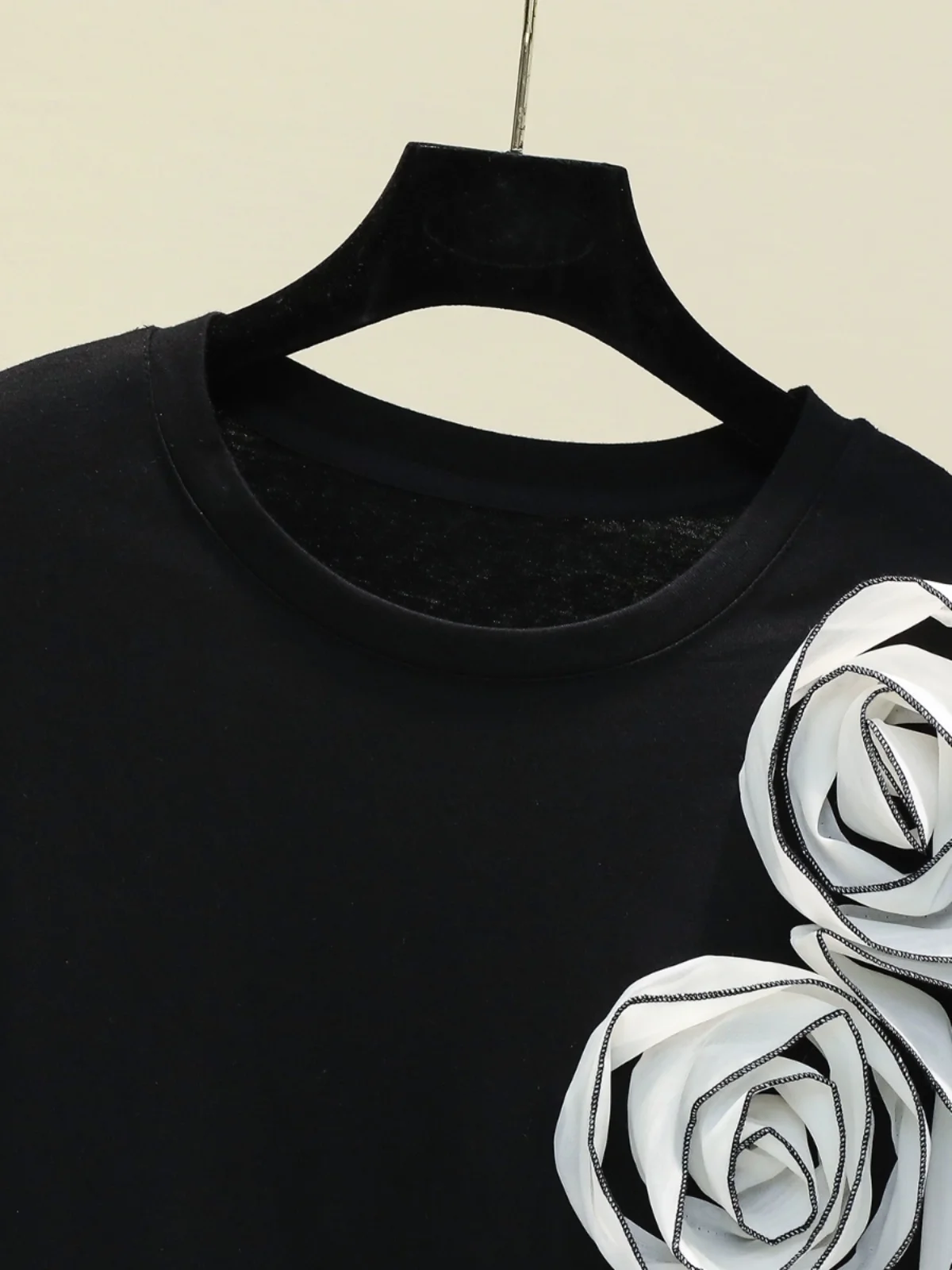 2024 Summer Fashion Retro High-End T-shirts Three-Dimensional Flower Short-Sleeve T-shirt Women's Loose Comfortable Tops