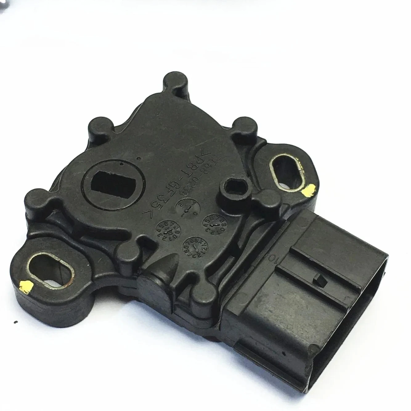 

For transmission gear switch sensor CE68-022A CE68-022B 95460-02700