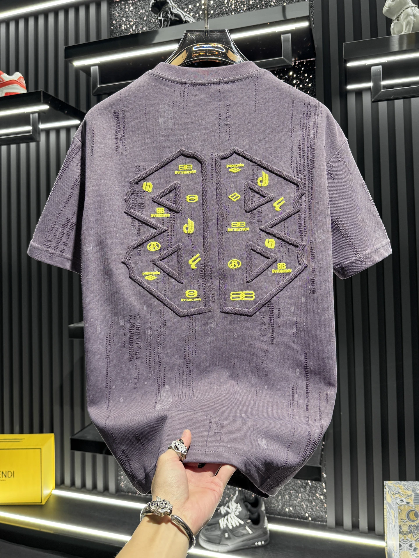 

Мужская футболка с вышивкой, свободного кроя, с круглым вырезом, универсальная повседневная модель, дышащая, из смесового полиэстера и хлопка.