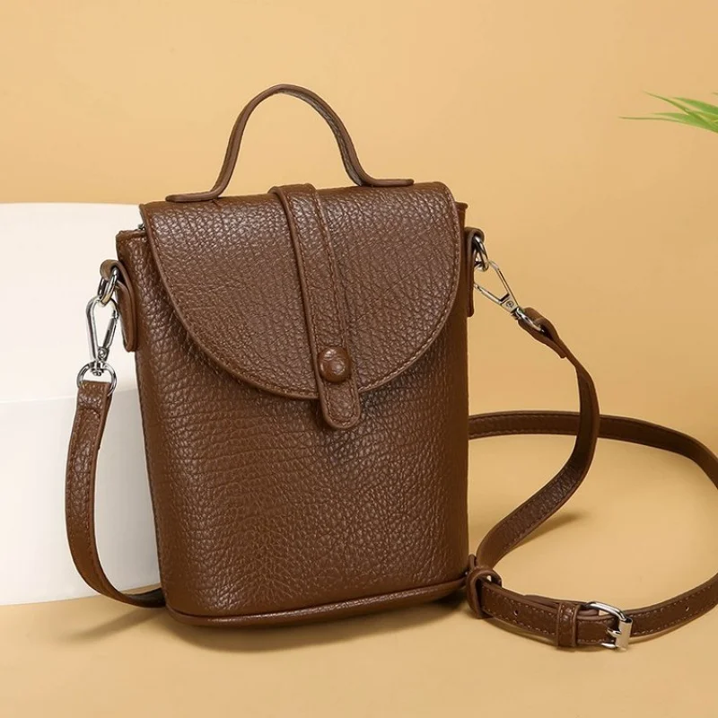 

Luxury Leather Handbag For Ladies Featuring Elegant Shoulder Strap Popular Design From Famous Brand