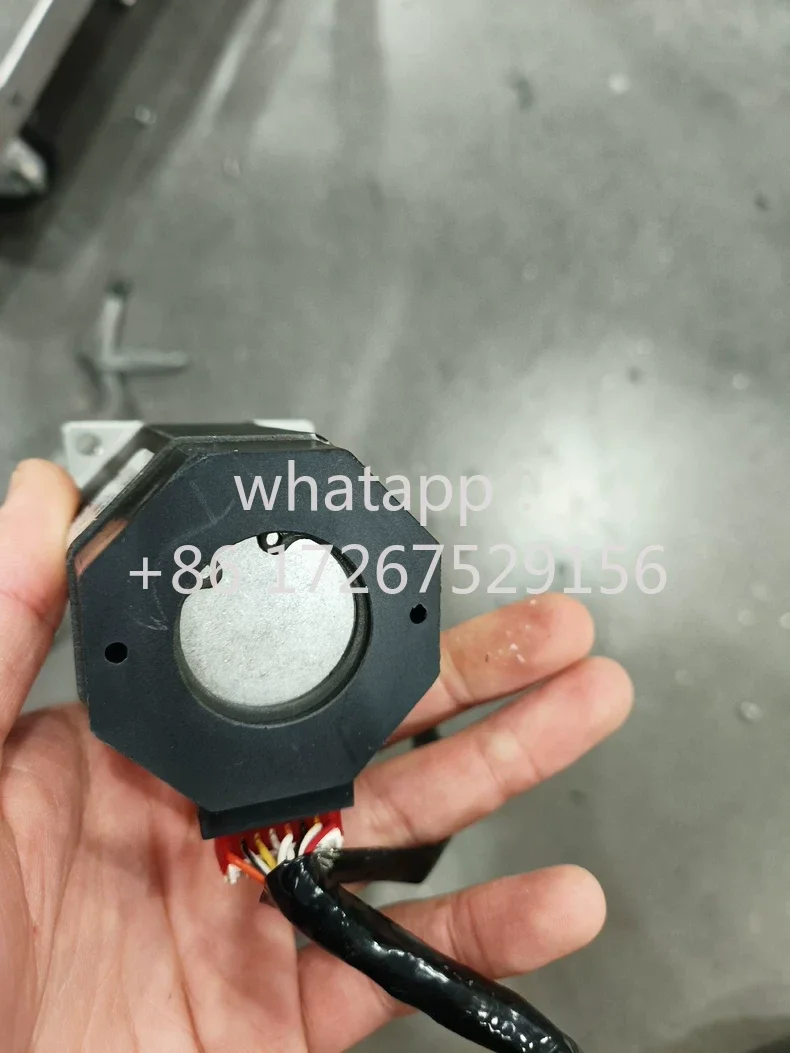 The original disassembly stepper motor P22NSXA-LNN-NS-02 is of good quality, nearly brand new, and the function is intact