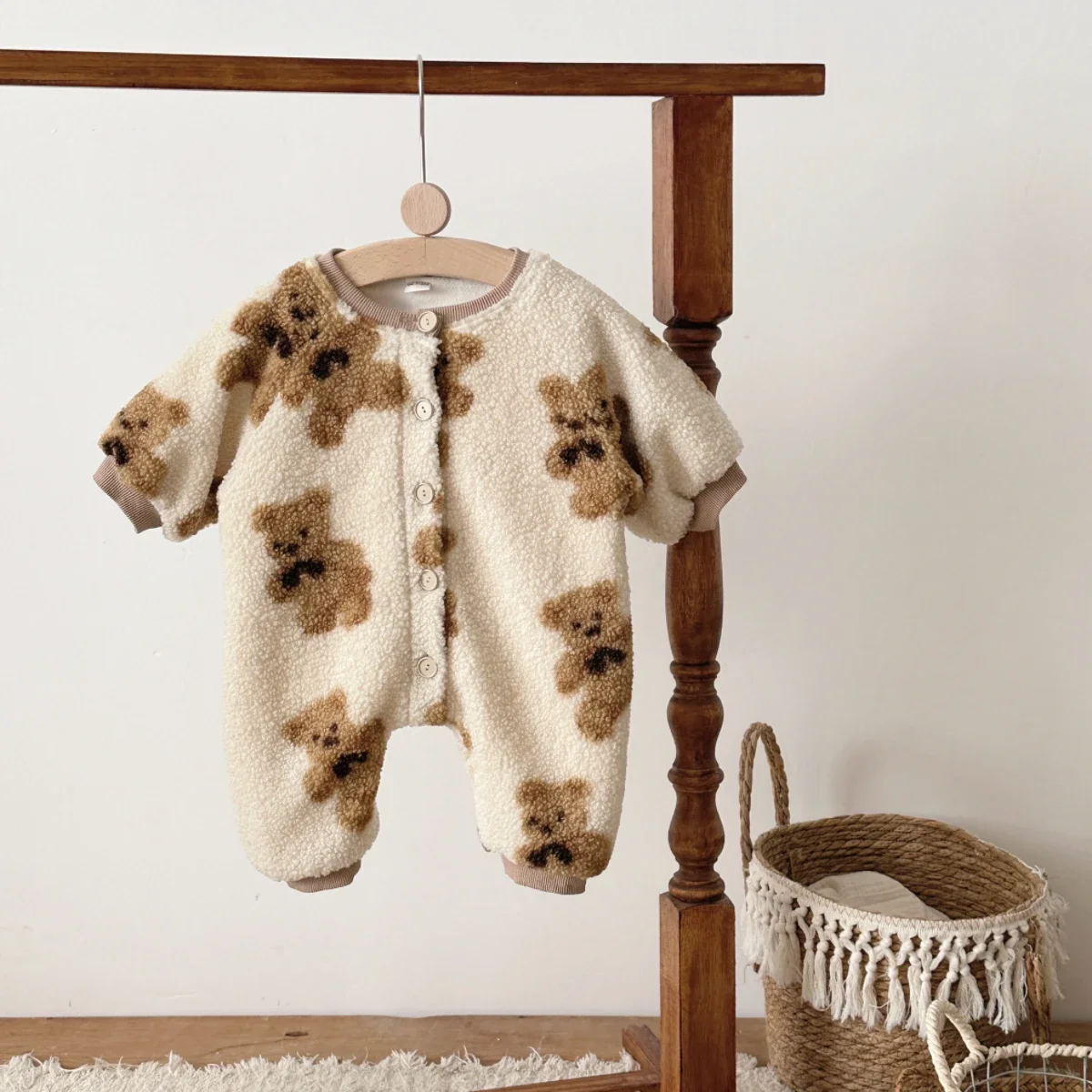 赤ちゃん男の子女の子ロンパースクマプリントラウンドネック長袖ラムフリースシングルブレストジャンプスーツ冬暖かいボディスーツ服