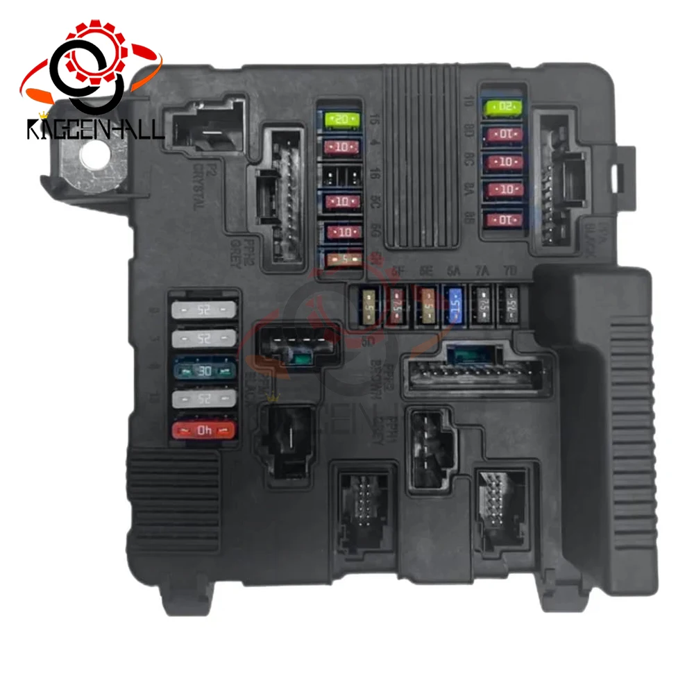 8200306033 Engine Fuse Box For Renault Megane II Scenic Auto Parts 8200306032 5118399300 8200262385