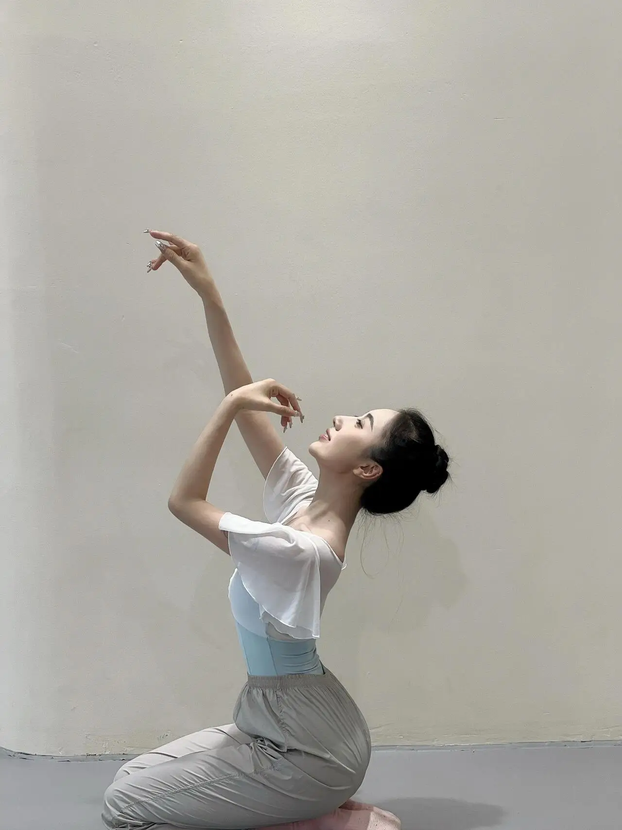 Ballet dance training costume, all-in-one gymnastics basic training figure-wearing costume, adult style with small flared sleeve