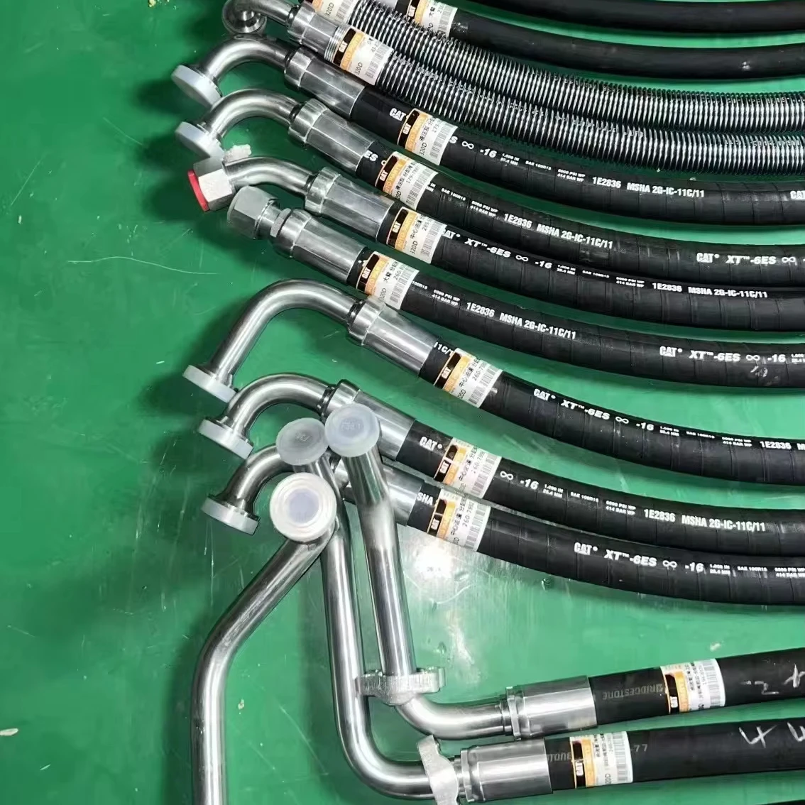 Bagger-Hydraulikschlauch (stahldraht verstärkt) und Armaturen – hochdruckbeständiges, ölbeständiges Gummi, für die Baustelle