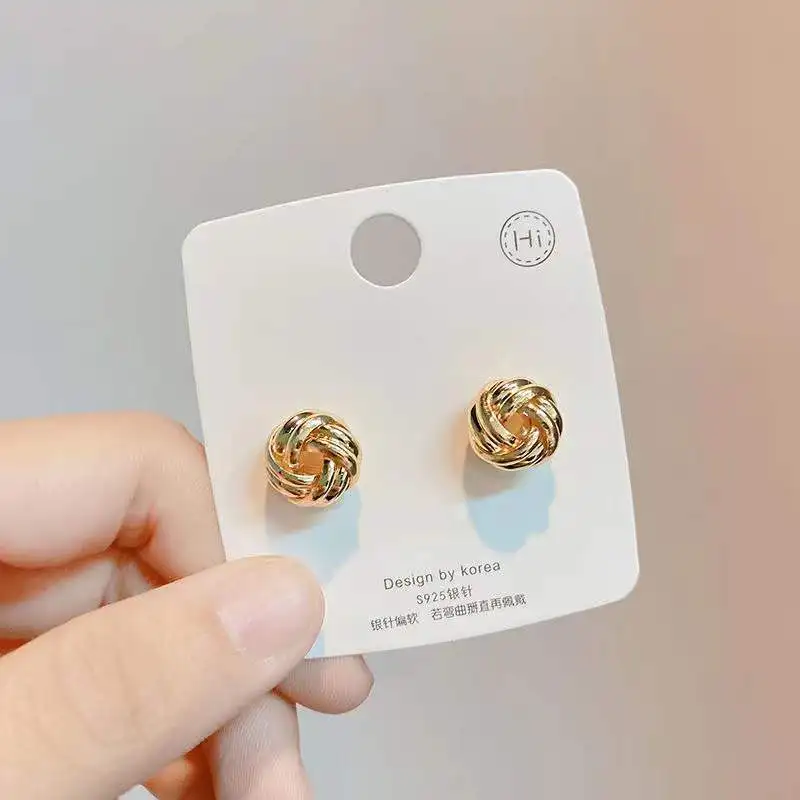 Twist Knit Knot Bal…