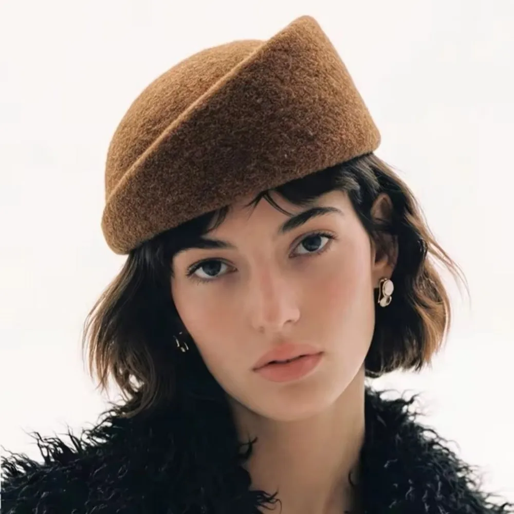 Classic Wool Blend Pillbox Hat Brimless Hepburn Silhouette Beret Hat Foldable Teardrop Top Hat Wedding Occasion