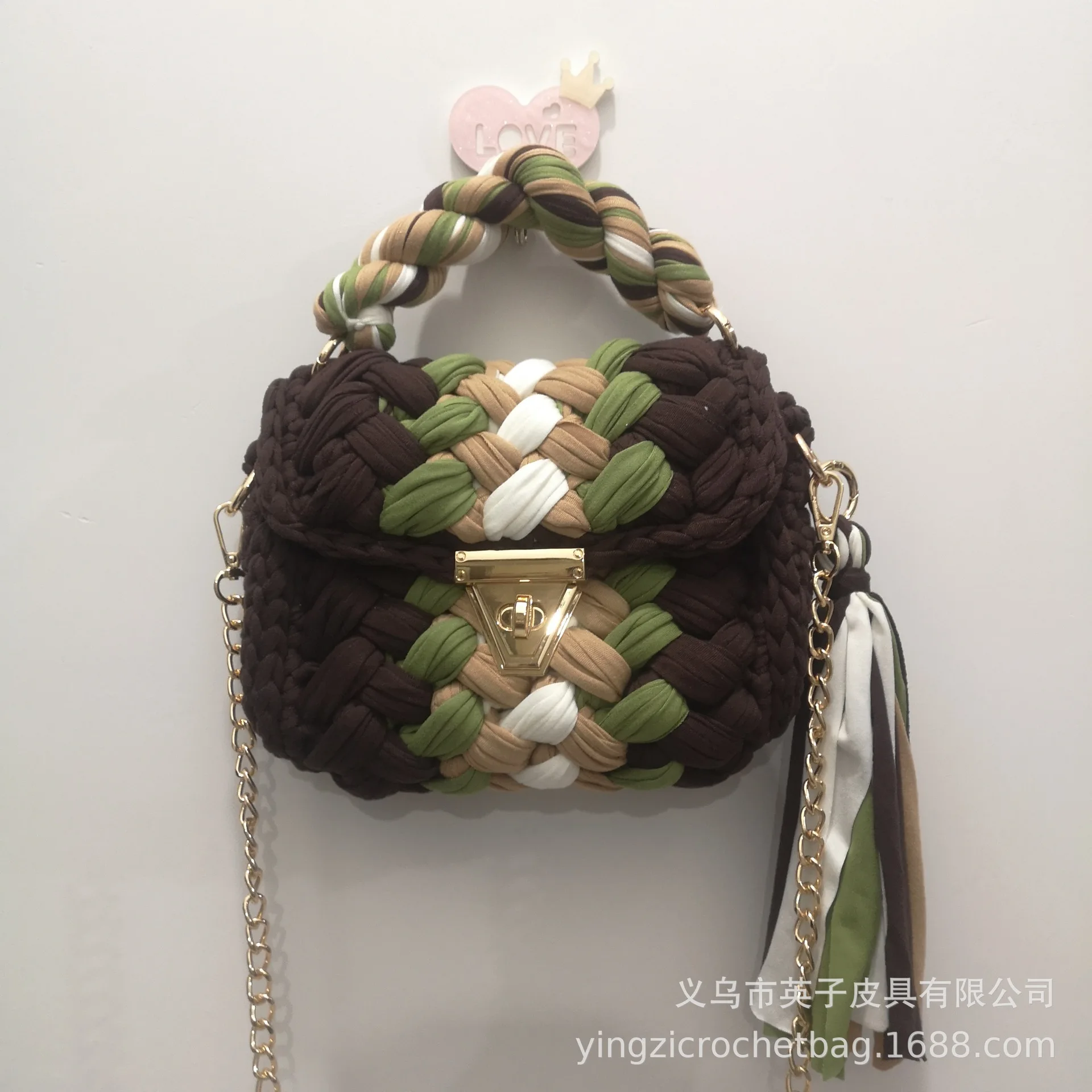 

2024 New Handmade Woven Cloth Strip Women's Crossbody Bearded Needle Bag