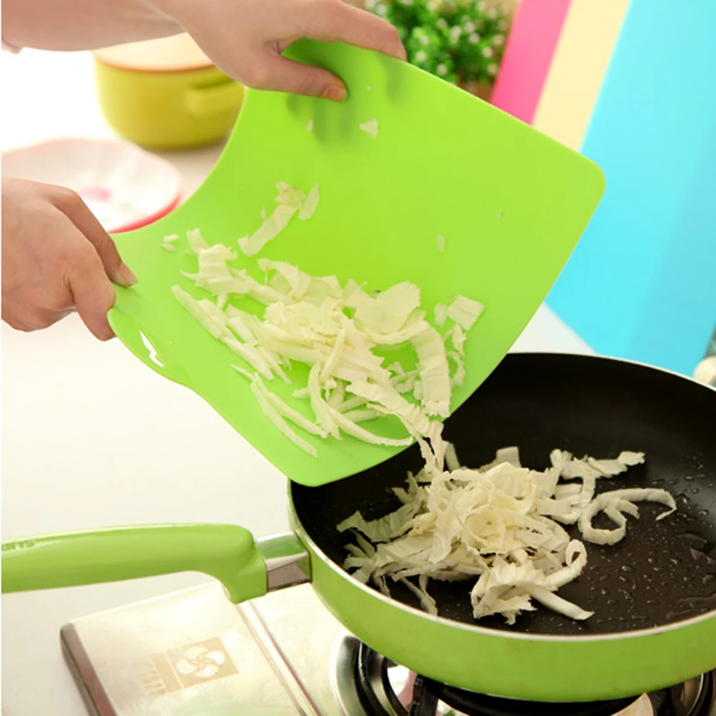 

4pcs Color-Code Cutting Boards Flexible Cutting Board for Kitchen Bar BBQ with Hanging Hole(Random Color)