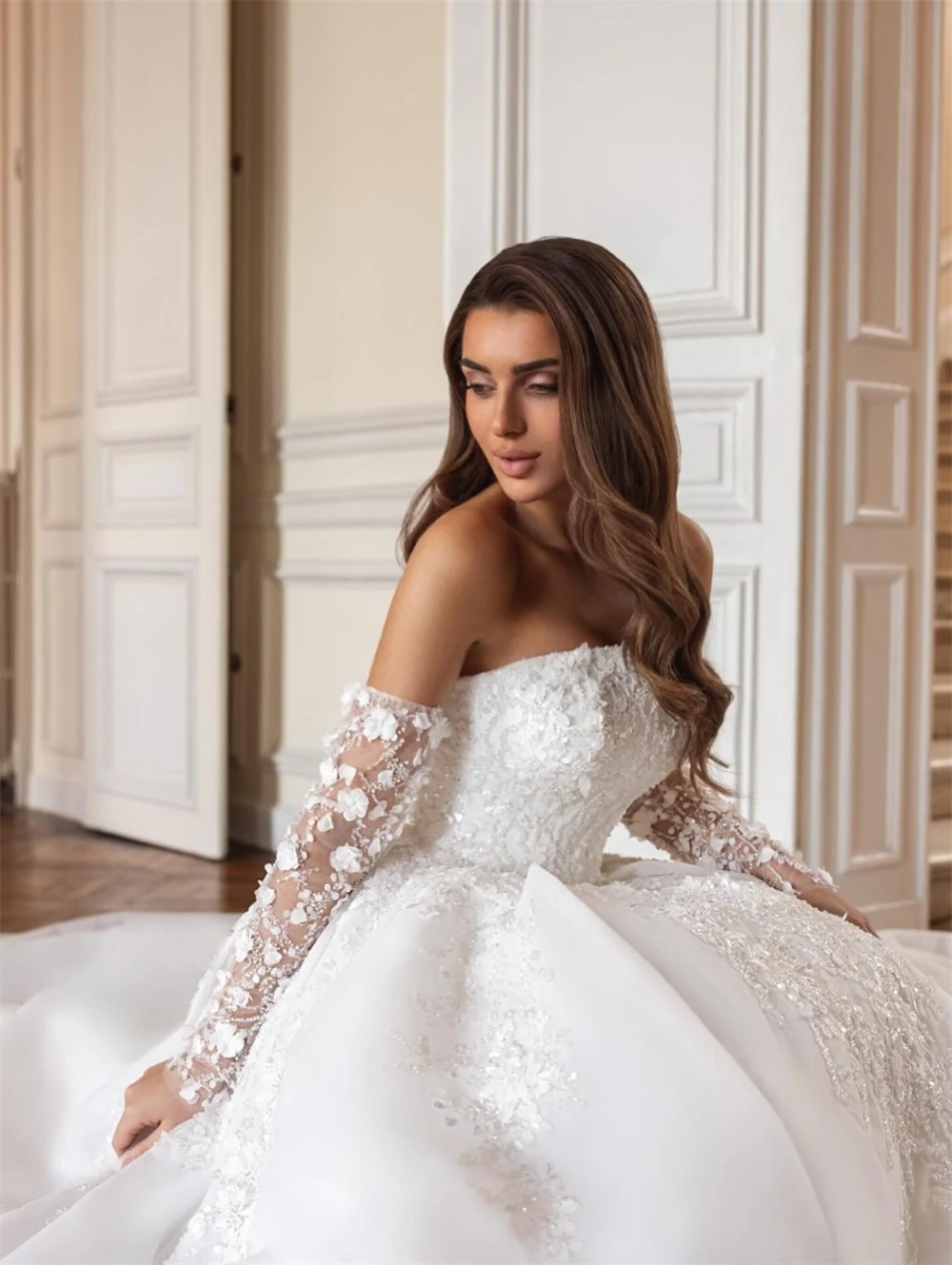 

Customized Elegant White Organza Wedding Dress Classic Strapless Sleeveless Bridal Gown Boho Robe de mariéeA-Line Chapel Train