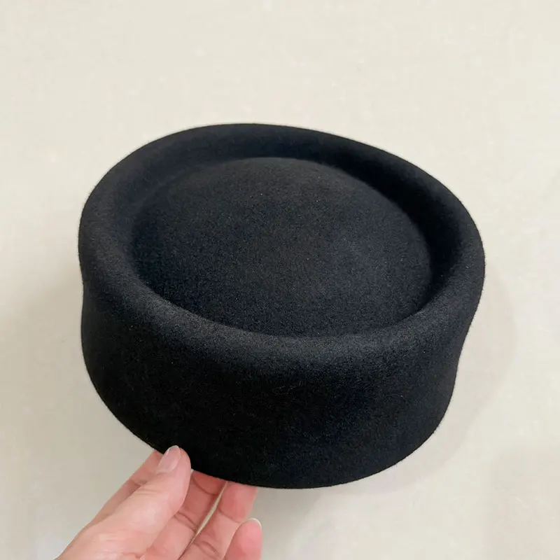 Hohe Qualität Große Größe Pillbox Box Kappe Frauen 100% Wolle Britischen Retro Dome Top Hut Mode Fedora Hut Fascinator Russland Baskenmütze Hut – Detail 16