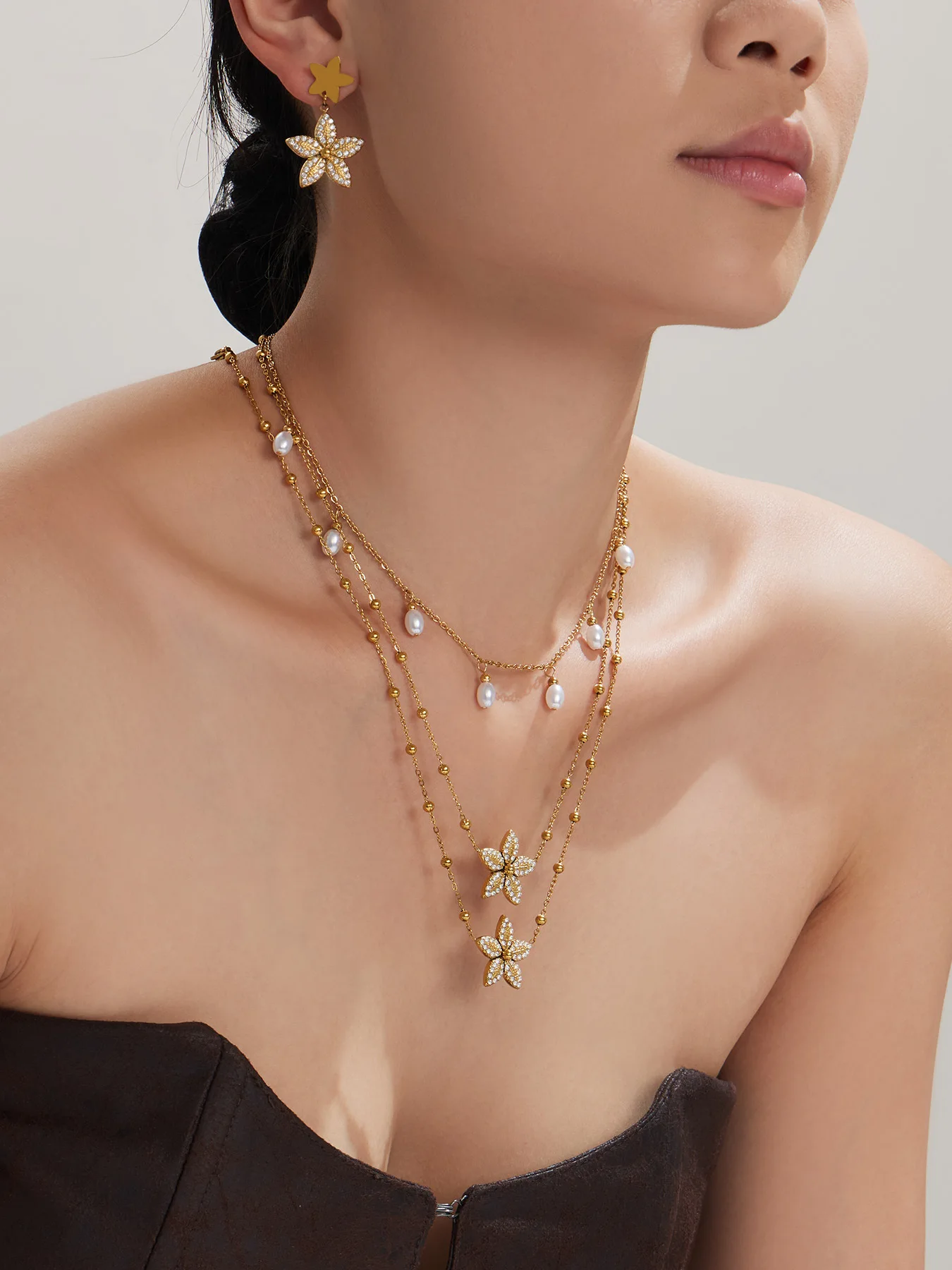 316L Edelstahl Schmuckset: Halskette, Armband, Ring, Ohrringe mit Tulpenblüten, Zirkonia, Pentagramm und Quasten für Damen, Wasserfest – Detail 3
