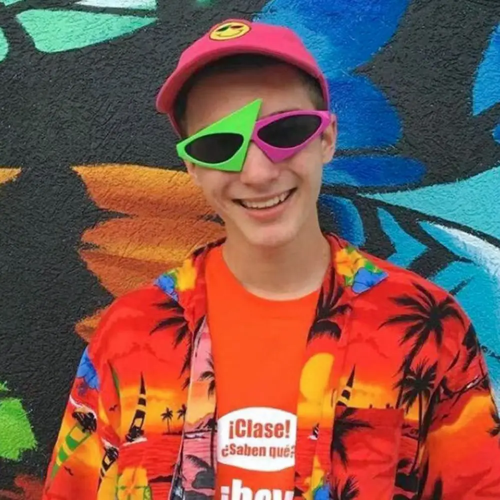 Full Framework Triangle Sunglasses Eye Protection Blue Ray Blocking Hip Hop Style Sunglasses Ultralight Eyeglasses for Unisex