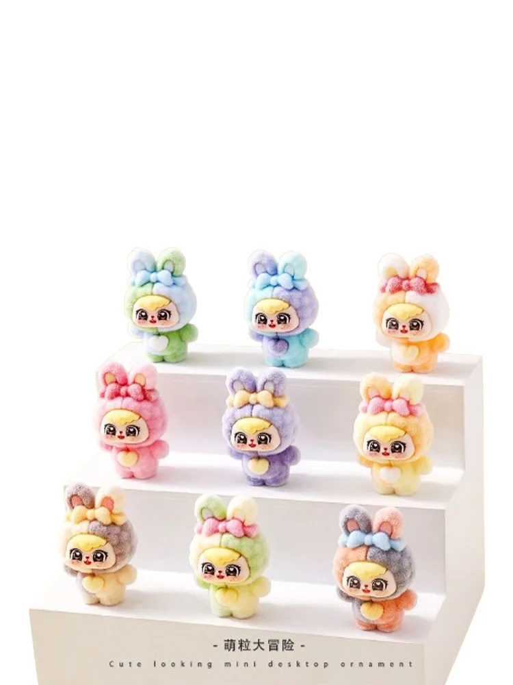 ของเล่นลูกบอลน่ารักลายการ์ตูนขนาดเล็ก 9 ชิ้น ชุดสำหรับเด็กอายุ 3 ปี ของตกแต่งโต๊ะทำงานสำหรับใช้ในสำนักงาน