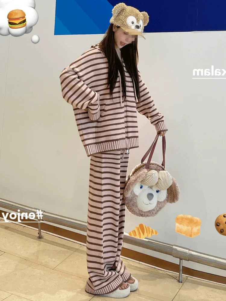 Set di due pezzi casual alla moda a righe O-Collo con cappuccio lavorato a maglia Baggy Sports Conjuntos Pantaloni dritti a gamba larga da donna