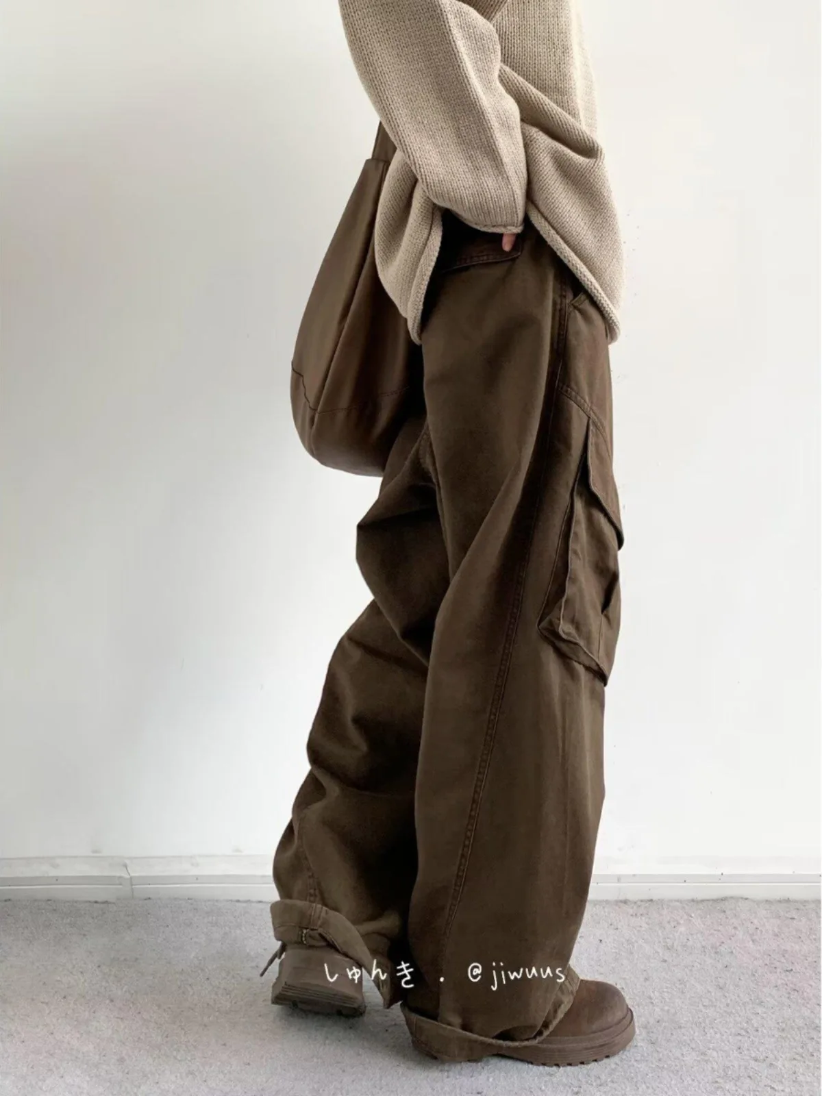 Japanese New Retro Trendy Wide Leg Pants Unisex Brown Cargo Trousers with Big Pockets  Loose Straight Casual Work Pants