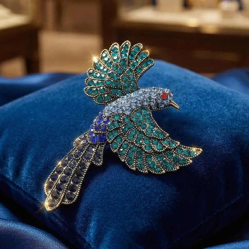 Luxury Rhinestone Bird Brooches For Women Unisex Fashion Animal Pins Friend Event Party New Gifts Jewelry Decoration Accessorie