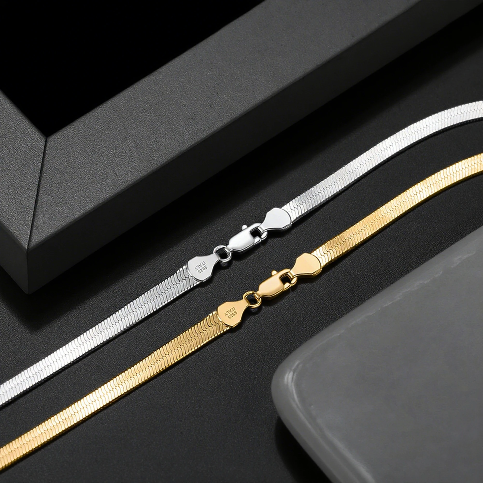 

Effie Queen изысканное ожерелье из стерлингового серебра 925 пробы 3 мм/4,5 мм с гибкой плоской цепочкой в виде елочки идеально подходит для повседневного ношения, подарок SC35