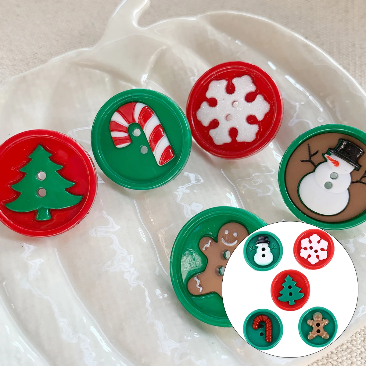 

50pcs Christmas Buttons Resin Material Lightweight EcoFriendly Craft Sewing Accessories Decorative Embellishments for DIY