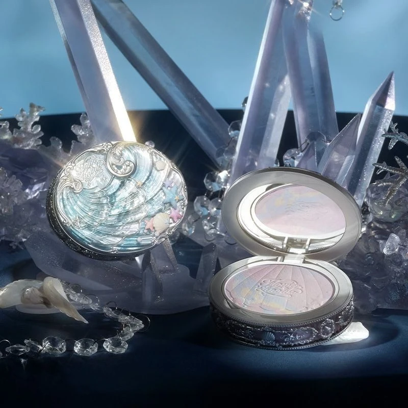 بودرة مضغوطة من فلاور نوز شل بيرل، لون مختلط، إعداد مكياج شفاف غير لامع، توهج طبيعي، رقيق وصديق للبشرة للنساء