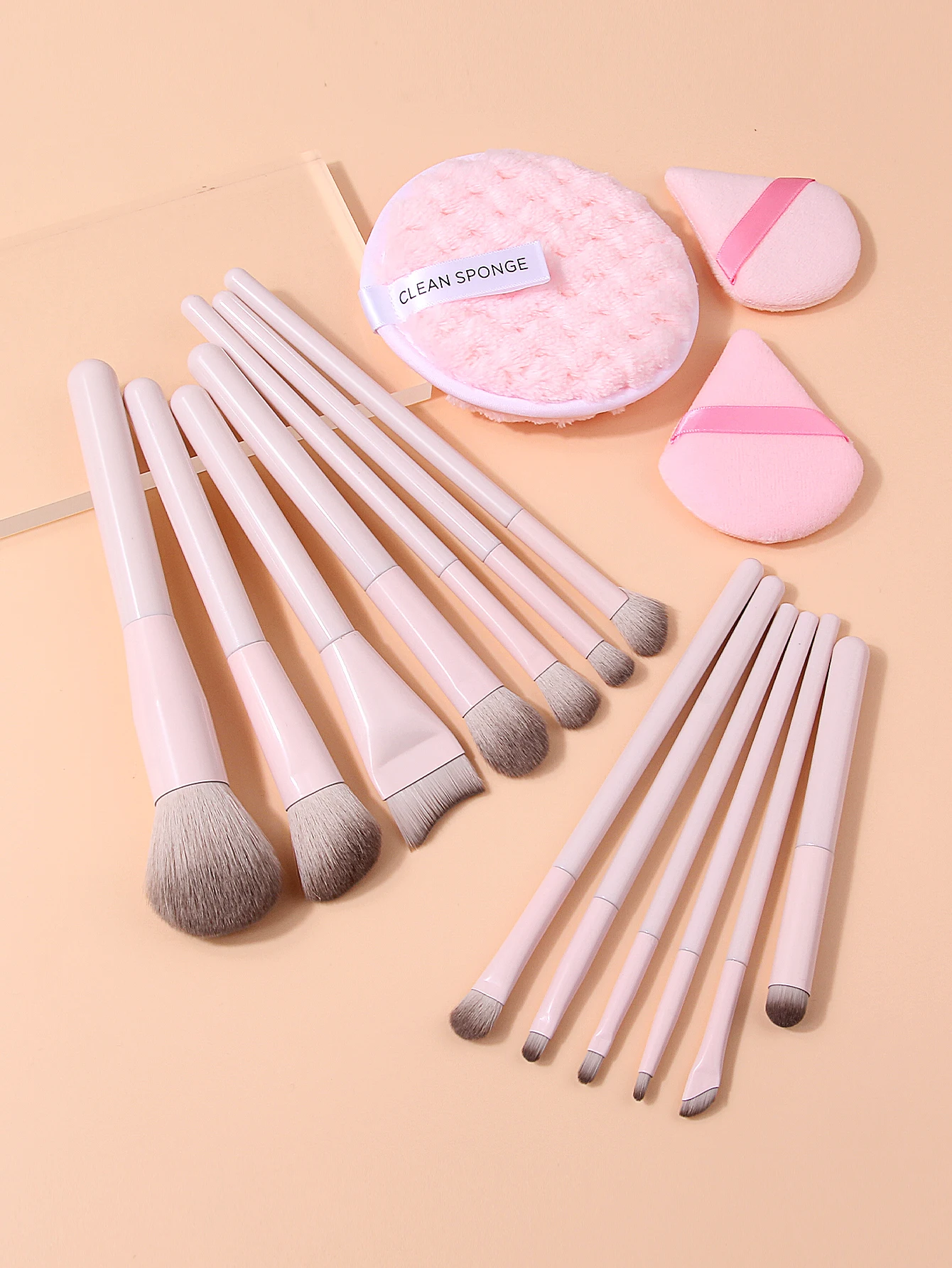 16Pcs Makeup Brush Set, Soft Cosmetic Brushes for Foundation Blush Eyeshadow, Complete Makeup Kit with Makeup Puff