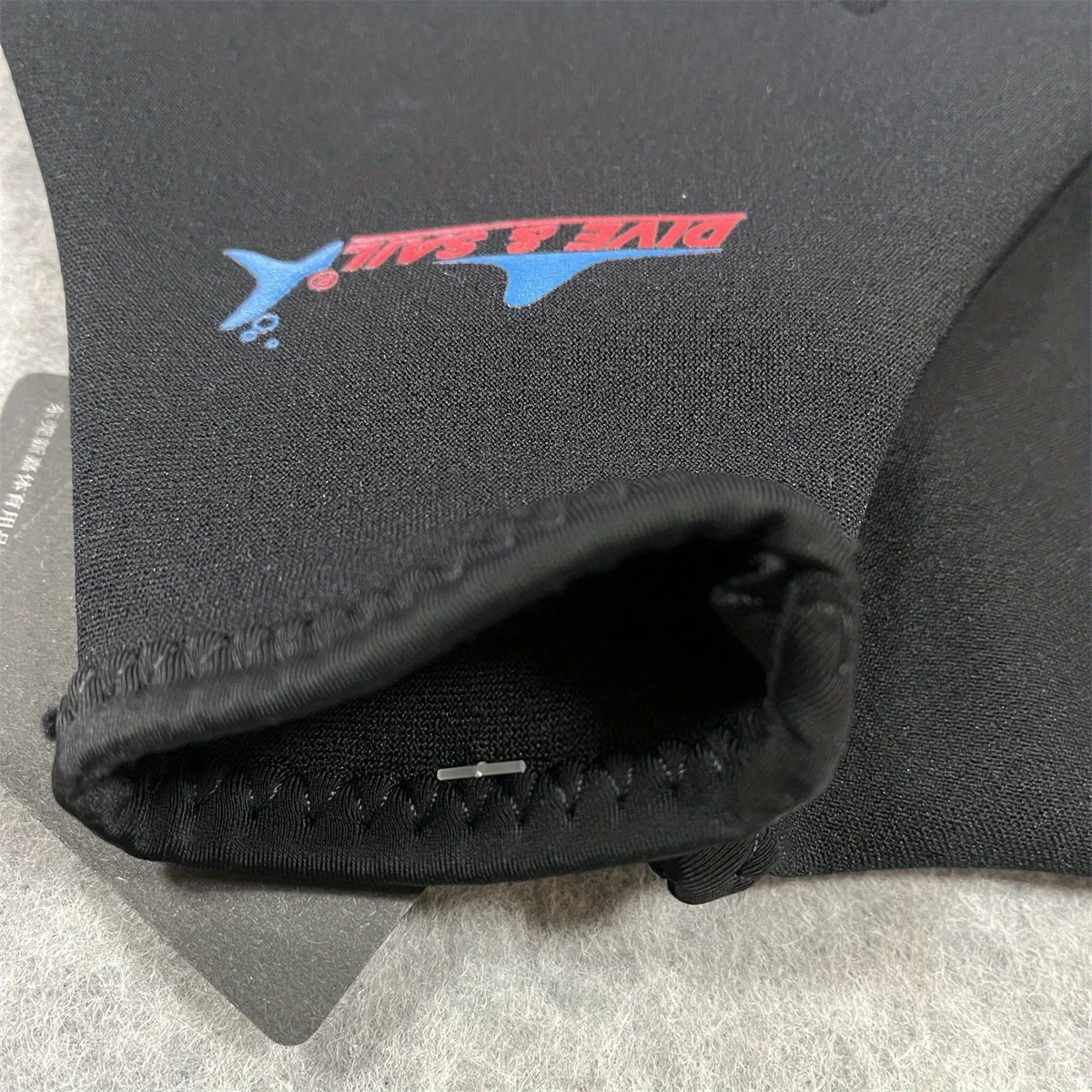 Schwimmhandschuhe mit Flossenstruktur, 2 mm Neopren, Schwimmtrainingshandschuhe für Erwachsene und Kinder, Tauch- und Schnorchelhandschuhe für Wassersport und Fitness. – Detail 2