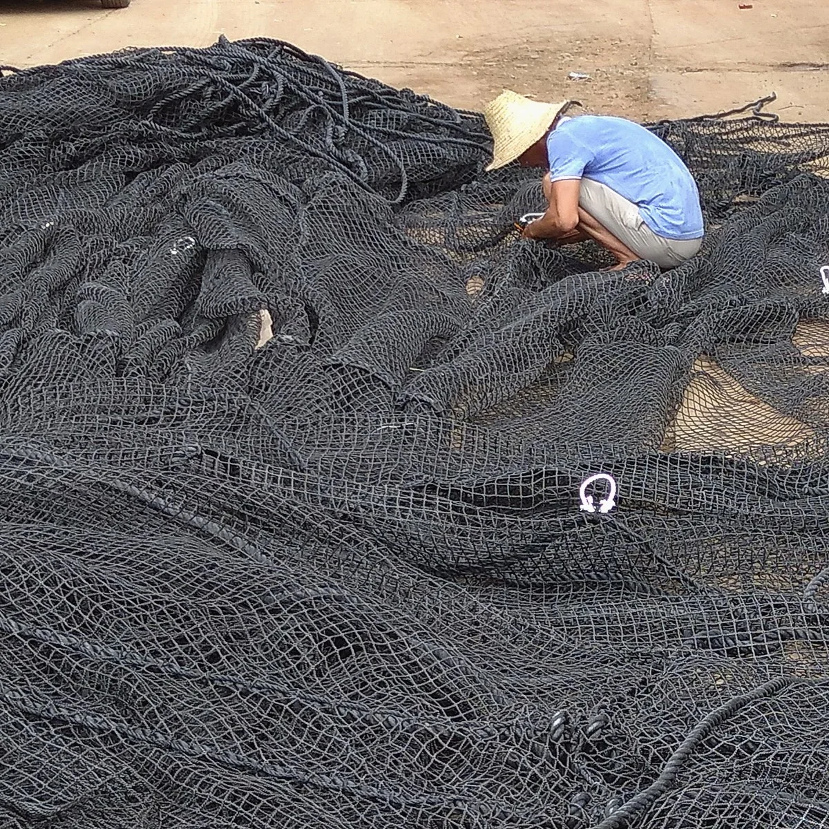 High-Density PE HDPE Braided Twine Knotted Large Fishing Net High-Strength Aquaculture Equipment