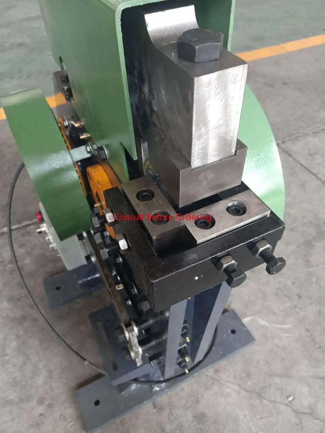 

Angle Iron And Channel Steel Cutting Machine Multi-functional Combined Punching And Shearing Machine