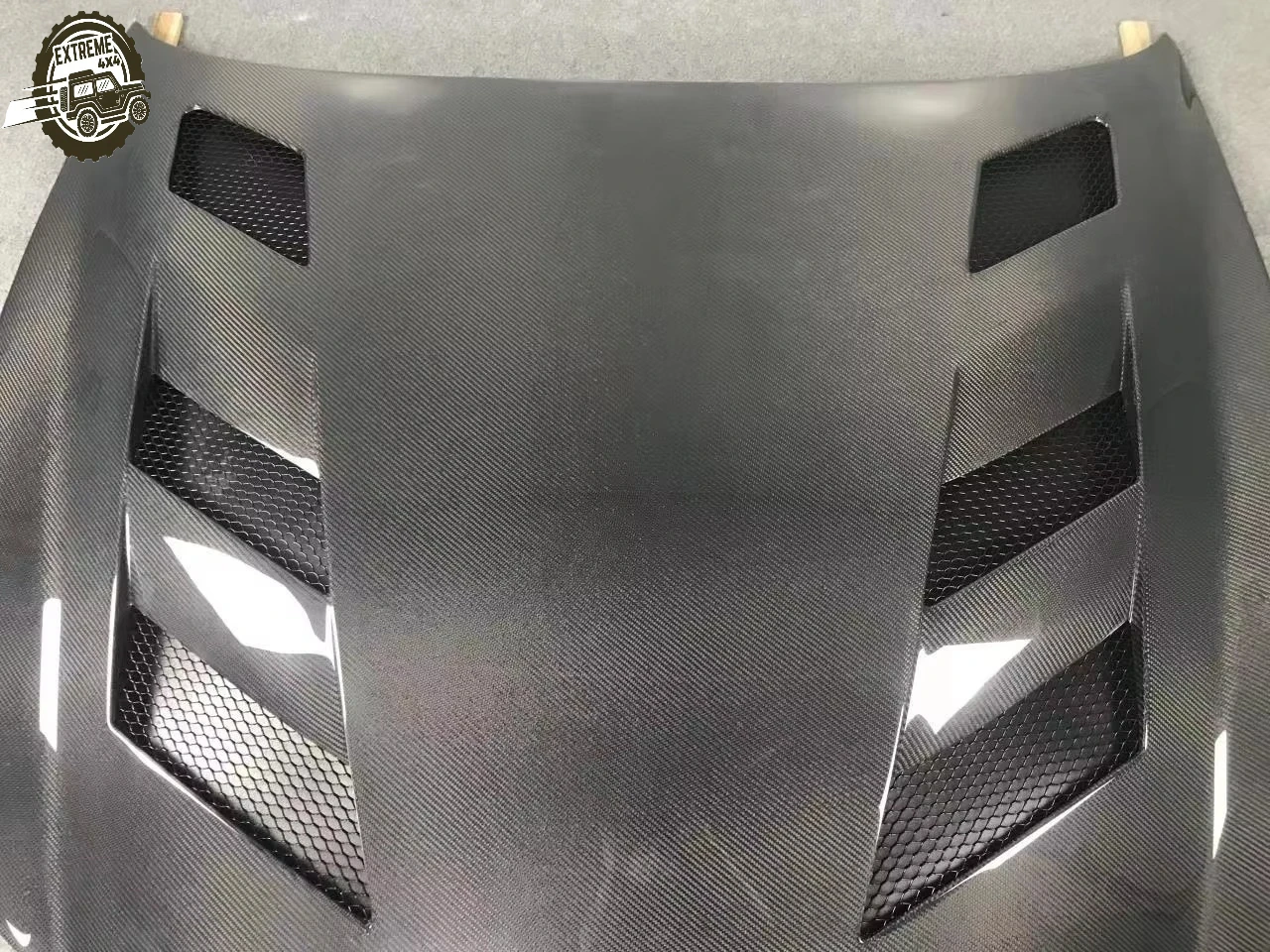 

High Quality Carbon Fiber Car Part Engine Hood Bonnet for G37 COUPE or Sedan Perfetc Fitment