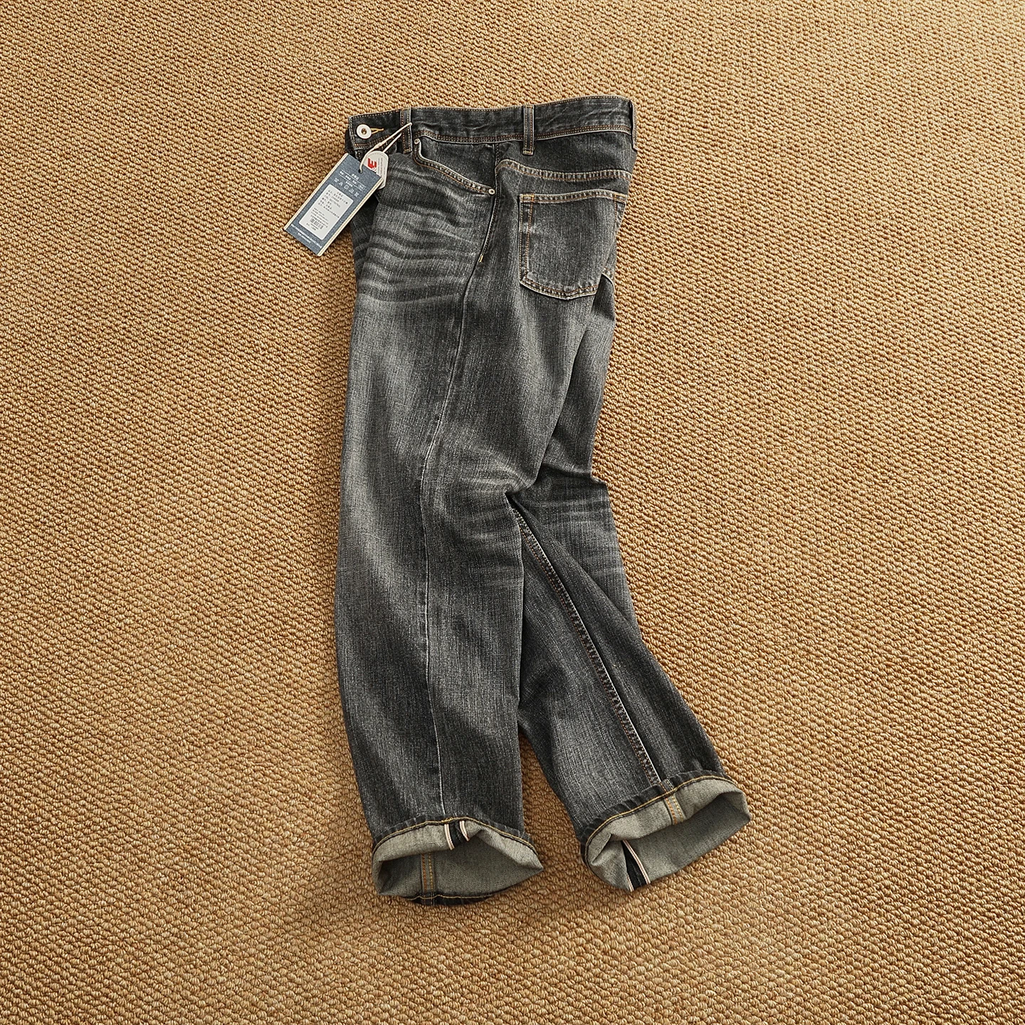 

Amekaji Vintage Selvedge Denim Jeans for Men - Versatile Black-Grey Washed Distressed Tapered Straight Pants with Whisker Fading