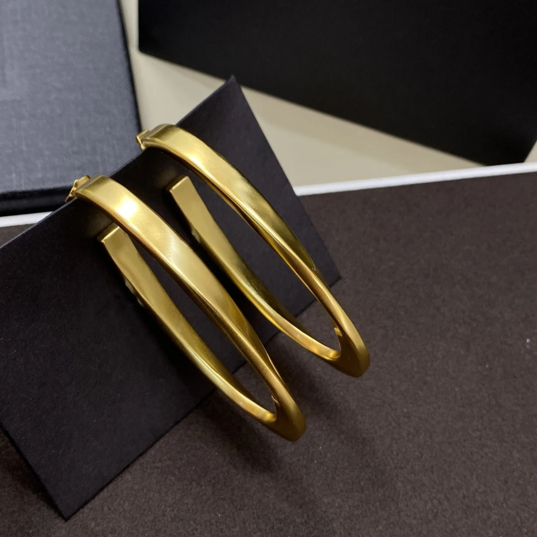 2026 Europe Designer Brass Plated Gold Oval Matte Geometric Earrings Women Luxury Jewelry Trend