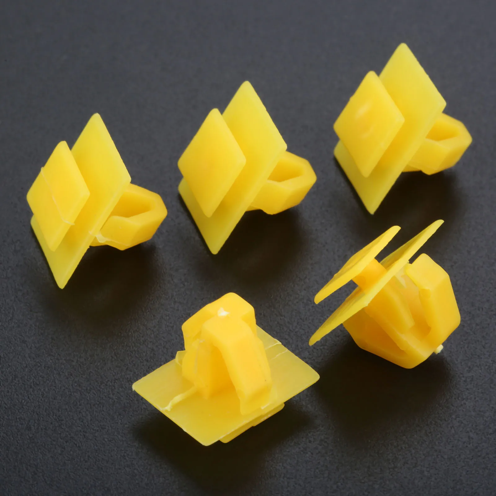 

50pcs Rocker Moulding Clip Yellow Nylon Retainer 87758-35000 for Santa Fe Tiburon Accent 1995-On Auto Decoration Fastener