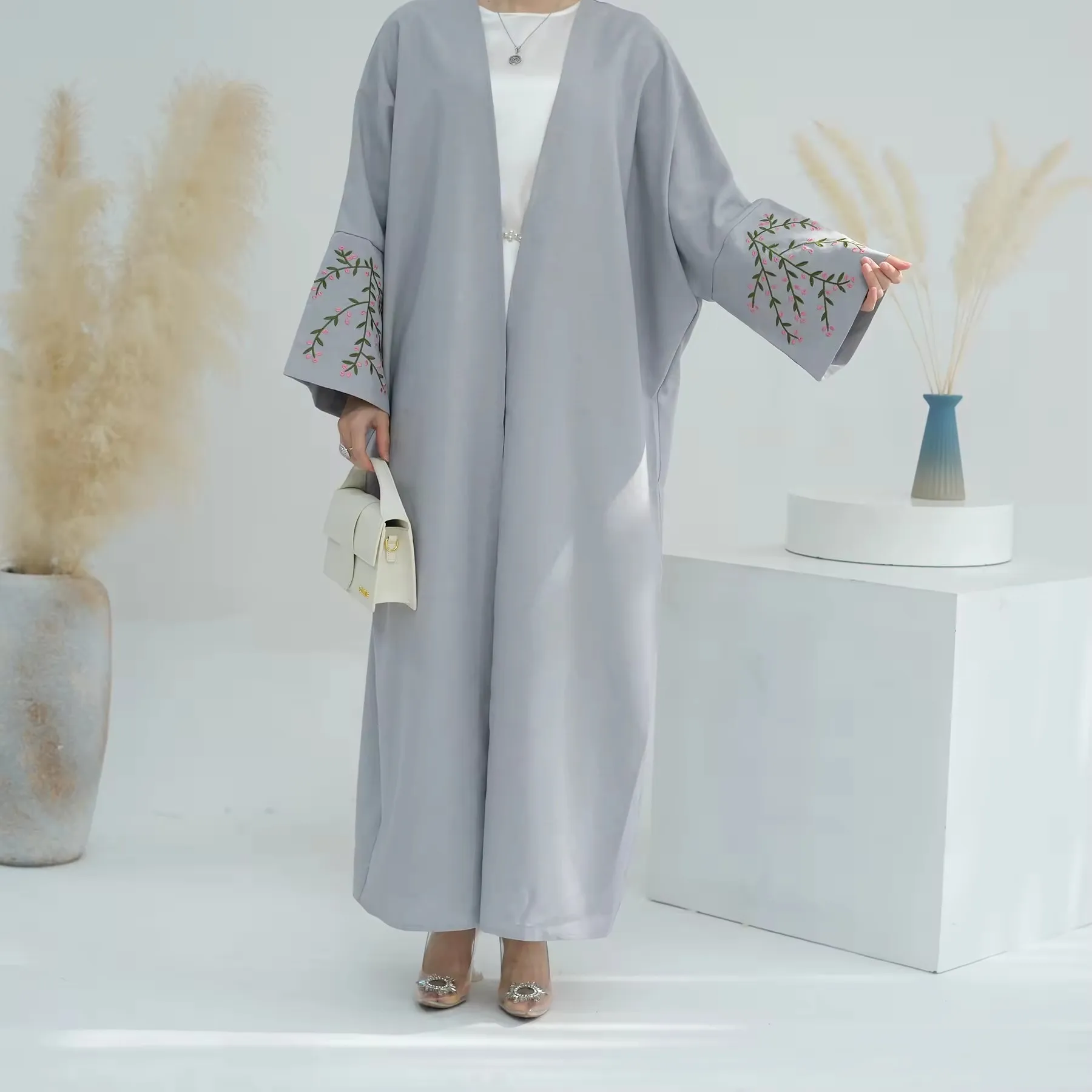 2024 Fashion Embroidery Kimono Oversized Muslim Robe Syari Female Full Length Muslim Outerwear Worldship Service Abaya Cardigan